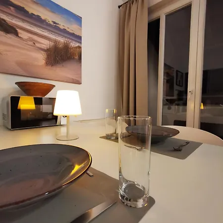 Schickes Studioapartment Mit Balkon Апартаменты