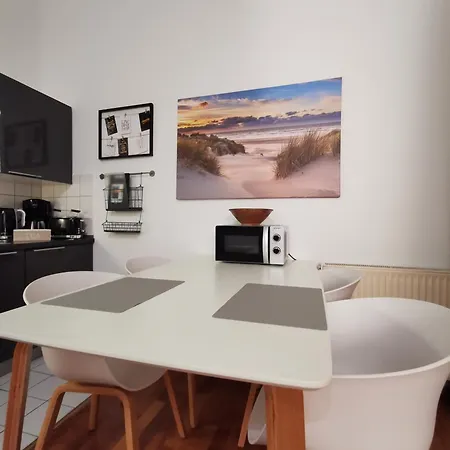 Schickes Studioapartment Mit Balkon Зиген