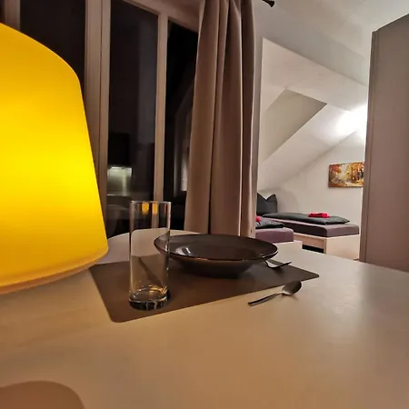 Schickes Studioapartment Mit Balkon Зиген