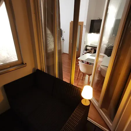 Schickes Studioapartment Mit Balkon *