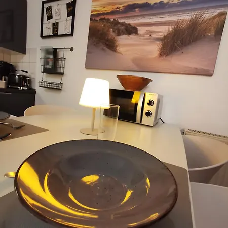 Schickes Studioapartment Mit Balkon *