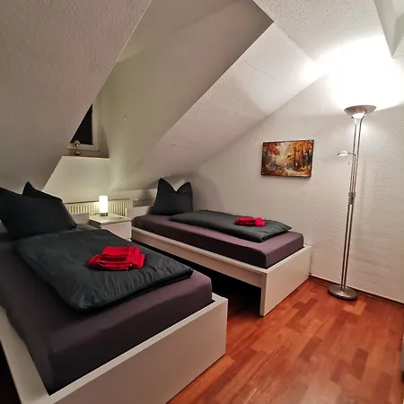 Schickes Studioapartment Mit Balkon شقة *